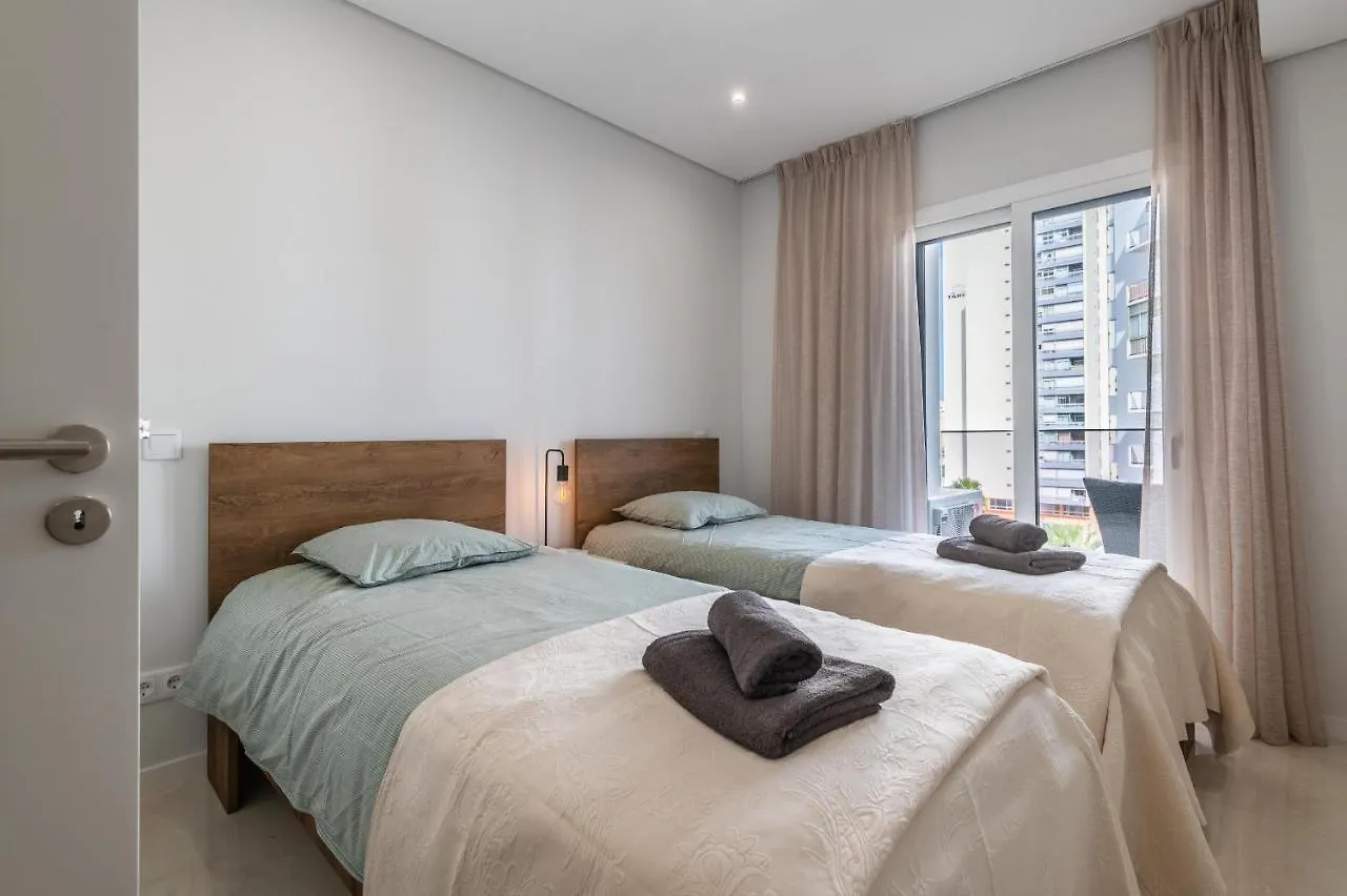 Apartamento Rocha Mar By Portucasa 포티마오 0*,  포르투갈
